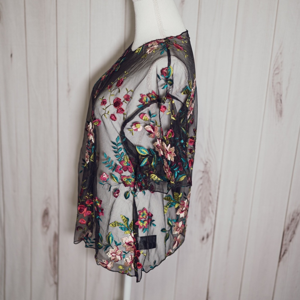 Urban Outfitters Kimchi Blue Sheer Black Floral Embroidered Top - XS - NWT - Picture 2 of 5